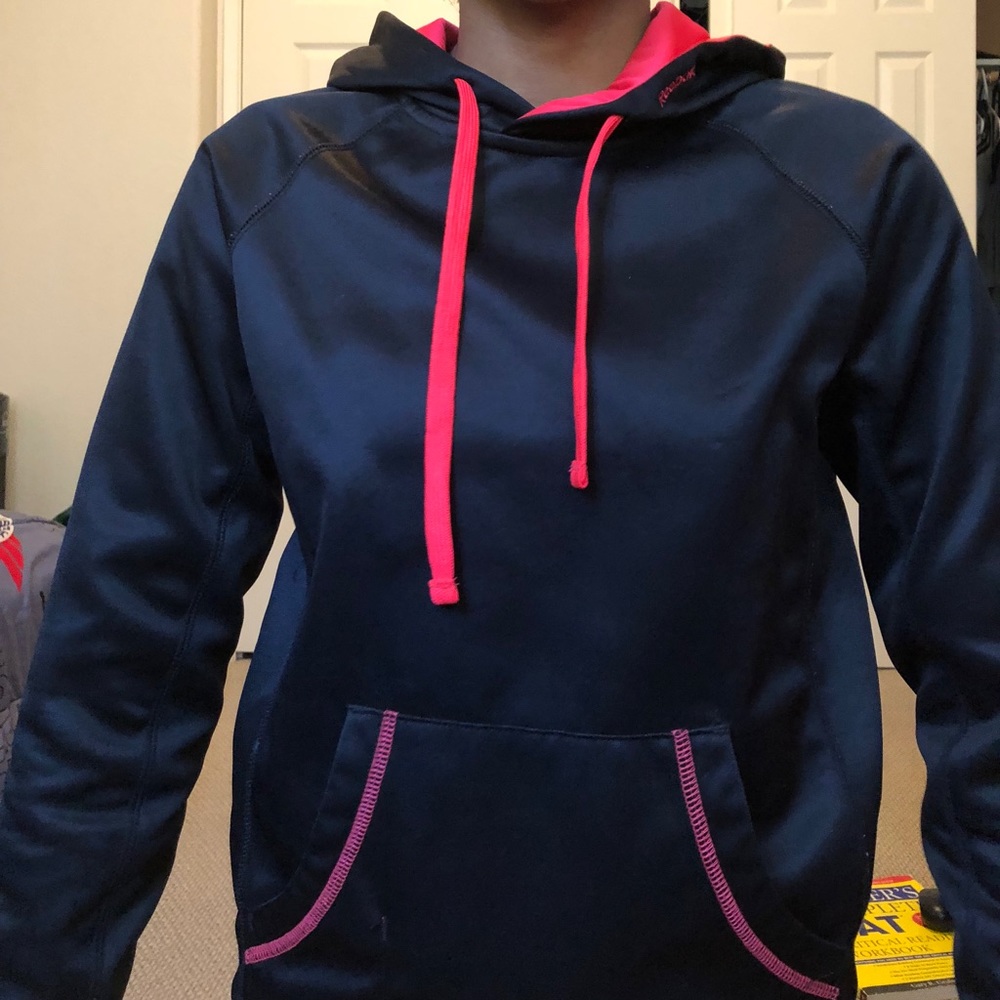 Active Reebok Pullover - Picture 2 of 4